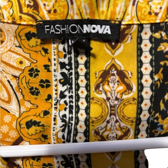 Fashion Nova Yellow and Black Paisley Top - Picture 3 of 6